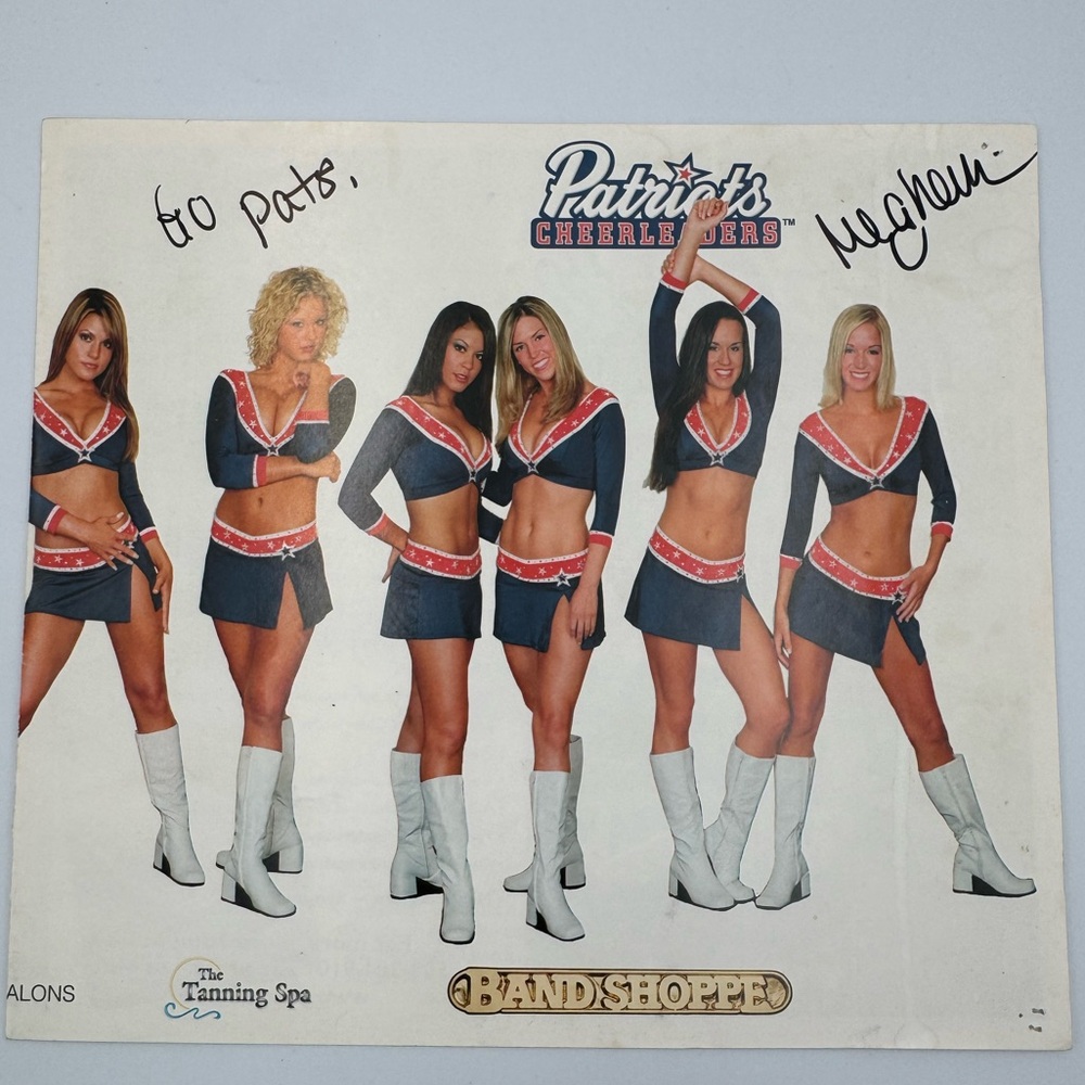 New England Patriots Cheerleaders 2004 Team Fold-Out Poster 38” SIGNED - Picture 5 of 10